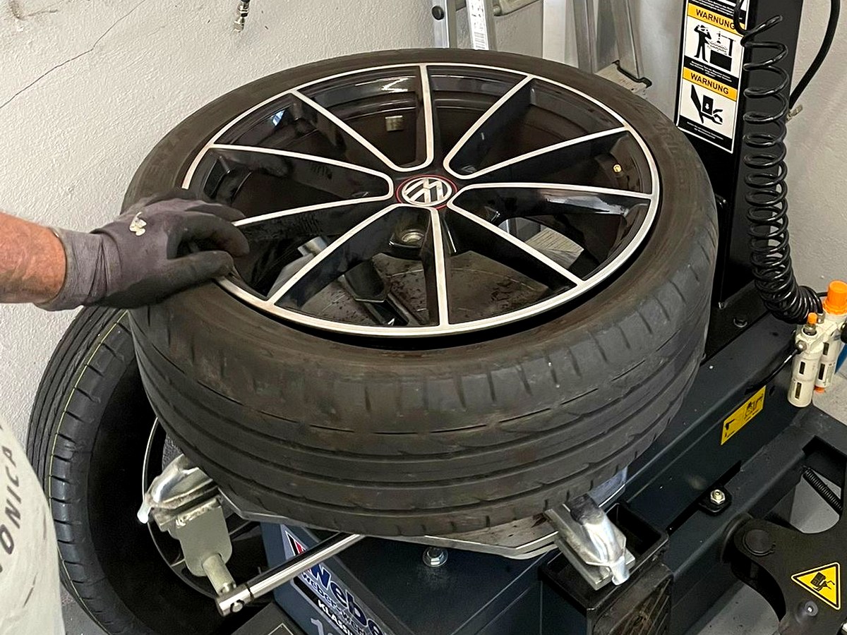 Reifenmontage VW Felge